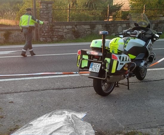 Fallece el motorista que sufrió una salida de vía en Muros en la tarde del sábado