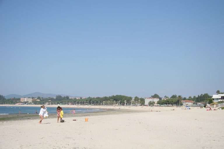 El Ayuntamiento de Vigo abre este sábado los arenales para que los vecinos más próximos puedan pasear