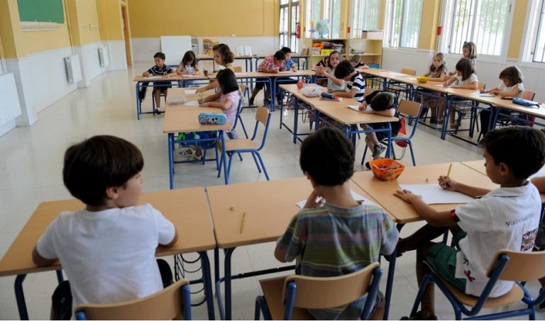 El ANPA de un colegio de Sarria (Lugo) critica que los profesores suspendan las clases por obras en el centro