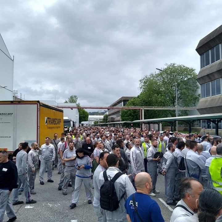 Trabajadores de Citroen se manifiestan en Vigo contra la firma del nuevo convenio colectivo