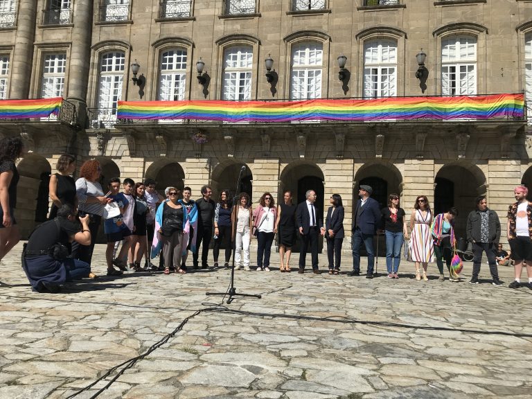 Doce reconocidas gallegas protagonizan una muestra fotográfica en Ferrol para «derribar muros» y por la visibilidad LBT