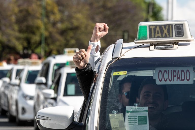Taxistas de Vigo reclaman la creación de una mesa del sector y la «modernización» de la ordenanza municipal