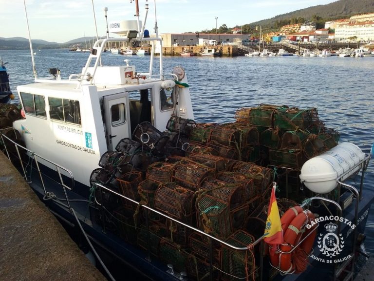 Pesca.- Incautadas más de 12.000 nasas irregulares en tres meses en la costa gallega