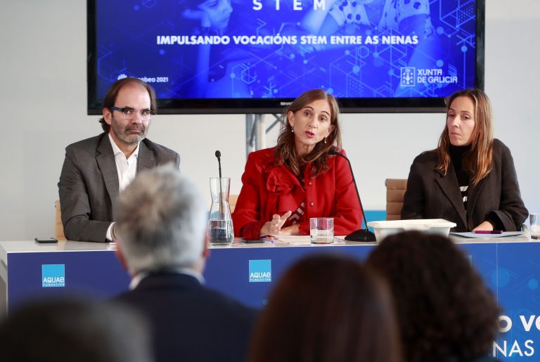 Diez centros gallegos participarán en un programa de Viaqua para fomentar las vocaciones científicas entre las niñas
