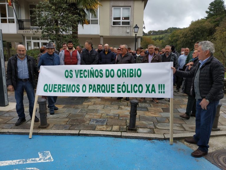 Vecinos de Samos y Triacastela (Lugo) se manifiestan a favor de la construcción del parque eólico del monte Oribio