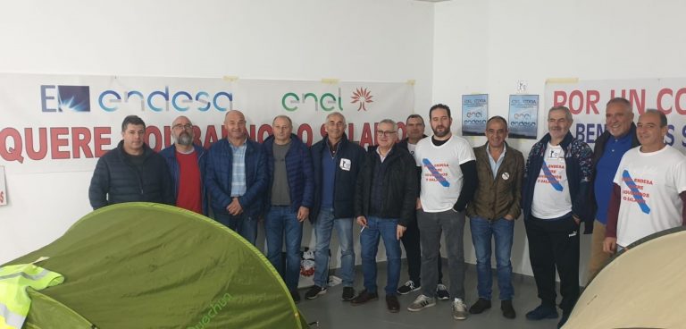 UGT visita a los trabajadores de Endesa que se han encerrado en As Pontes (A Coruña) por el cierre de la térmica