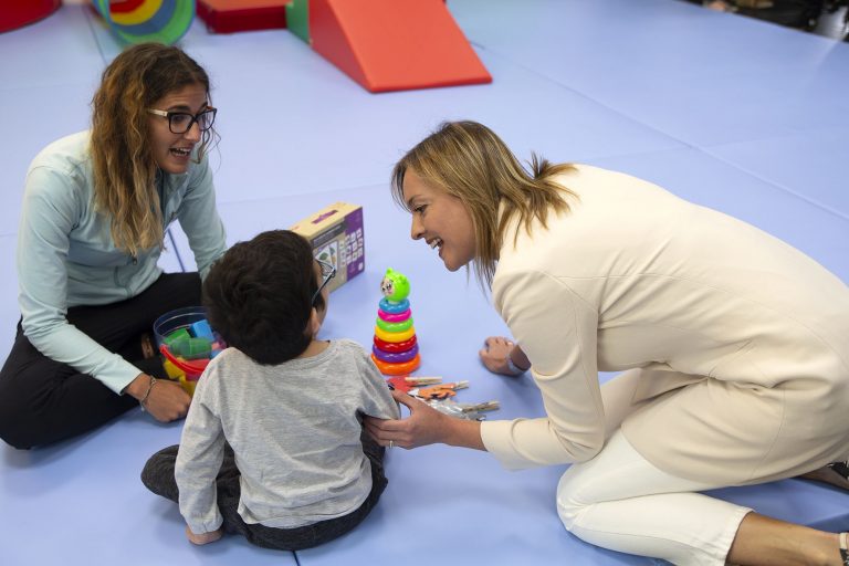 La oposición reclama la comparecencia de la conselleira de Política Social por las intoxicaciones en escuelas infantiles