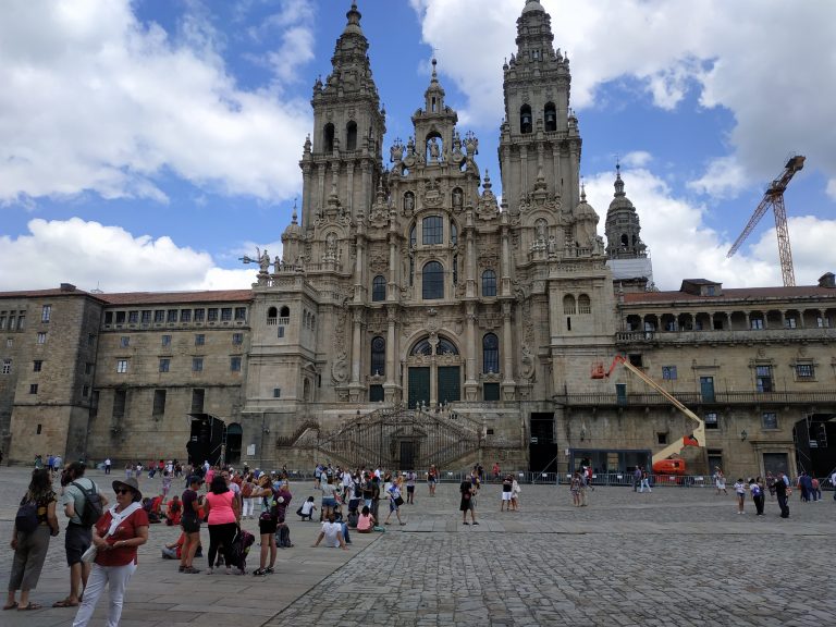 La Xunta se felicita por que haya una desviación de 0,7 millones para acabar de rehabilitar la Catedral de Santiago