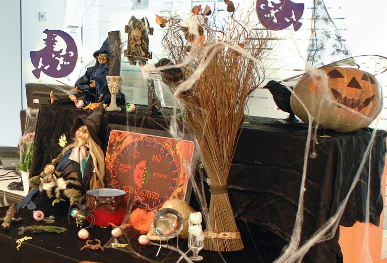 Retiran 42 productos relacionados con Halloween por riesgo de quemaduras y asfixia, seis de ellos en Galicia