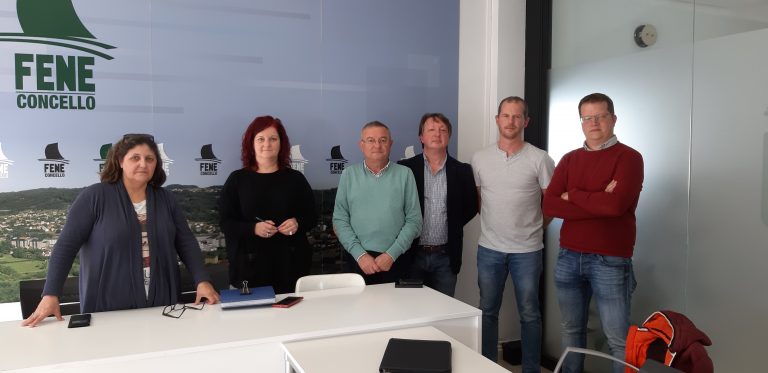 El alcalde de Fene (A Coruña) muestra su apoyo y colaboración a los trabajadores de la planta de gas de Reganosa
