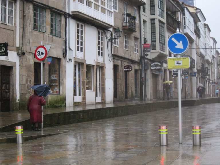 Las lluvias y el viento causan bolsas de aguas y caída de árboles en Galicia, con rachas de 141,8 km/h en Viveiro