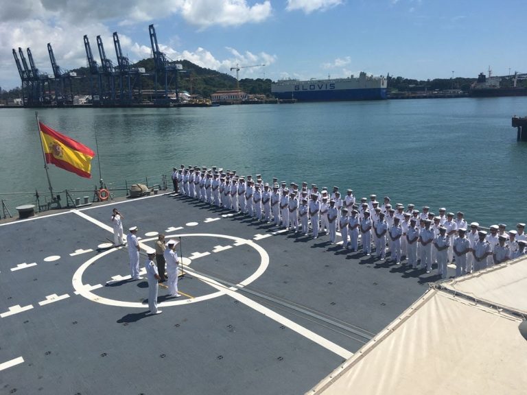 La fragata Méndez Núñez cruza el canal de Panamá y finaliza la vuelta al mundo en el V Centenario de la gesta de Elcano