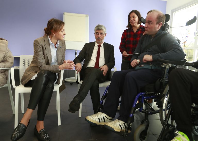 La Xunta oferta seis nuevas plazas para la atención de personas con daño cerebral adquirido en Santiago