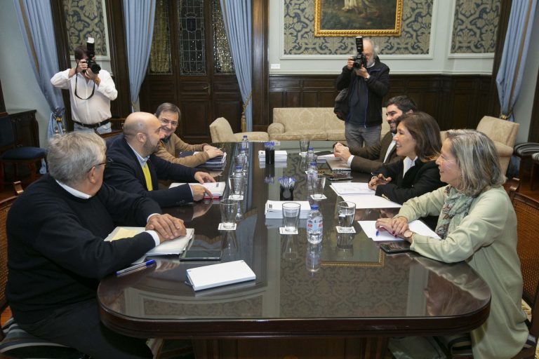 PSOE y PP coruñés celebran su primera reunión sobre el presupuesto, un encuentro «decepcionante» para los populares