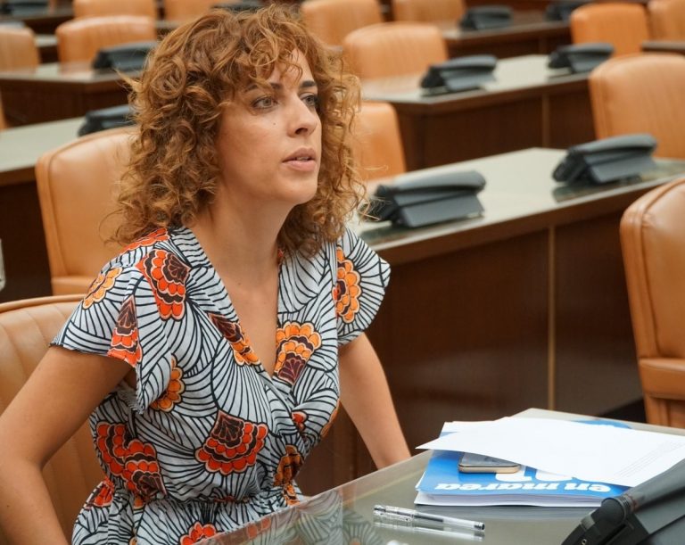 10N.- La exdiputada de En Marea Alexandra Fernández expresa su apoyo al BNG ante las generales del domingo