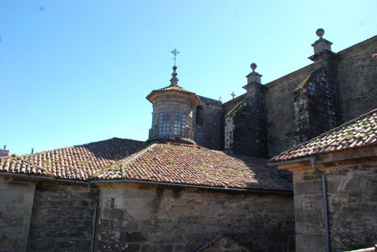 El Consorcio de Santiago reparará las cubiertas de la iglesia de San Martiño Piñario por más de 100.000 euros