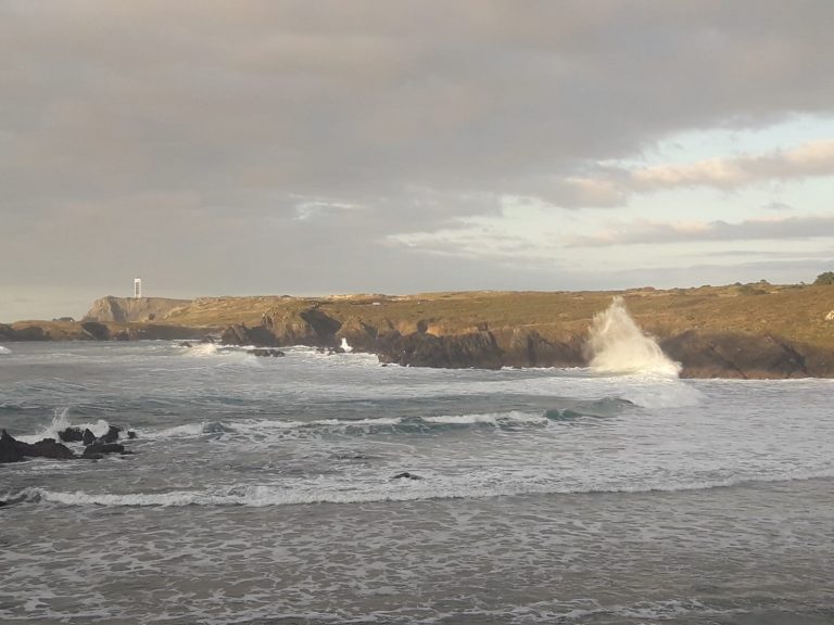 La Xunta activa la alerta naranja por temporal costero en las provincias de A Coruña y Lugo