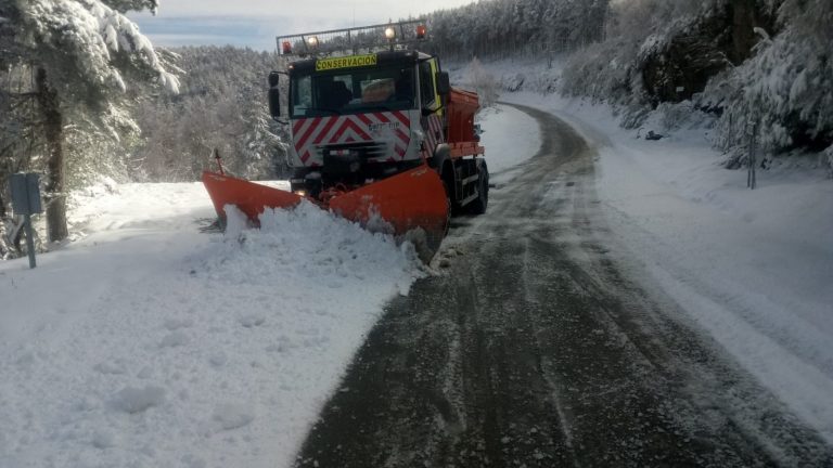 La presencia de nieve en la red viaria deja sin clase a 85 alumnos de 9 centros escolares de la provincia de Lugo