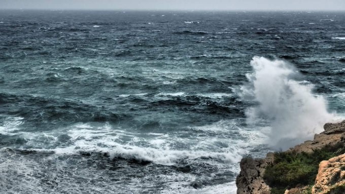 Galicia registra olas de 5,5 metros de altura en Estaca da Bares en una jornada con aviso naranja en el litoral