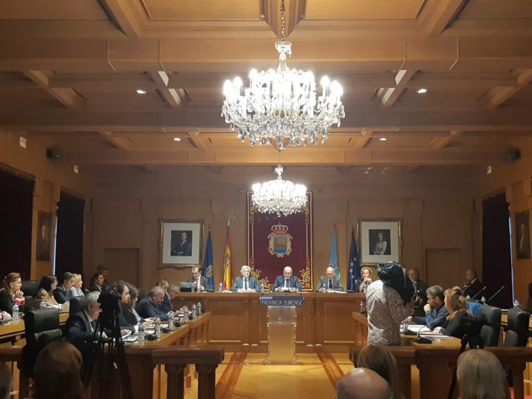 Baltar reivindica la defensa de las «señas básicas» de Galicia en un debate sobre el estado de la provincia sin el PSOE