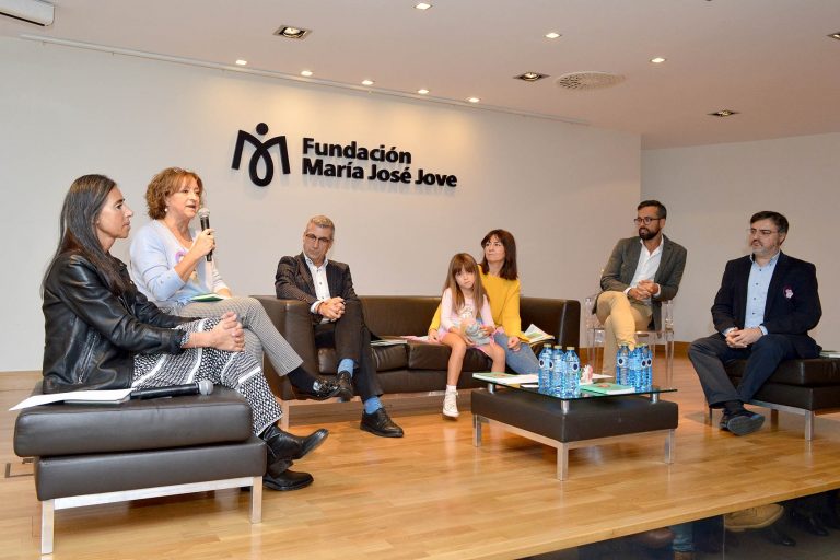 Las fundaciones María José Jove y Novoa Santos editan el primer glosario sobre bebés prematuros