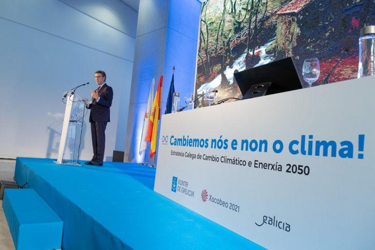 Feijóo defiende la estrategia gallega contra la crisis climática y critica la «improvisación» de Sánchez sobre el diésel