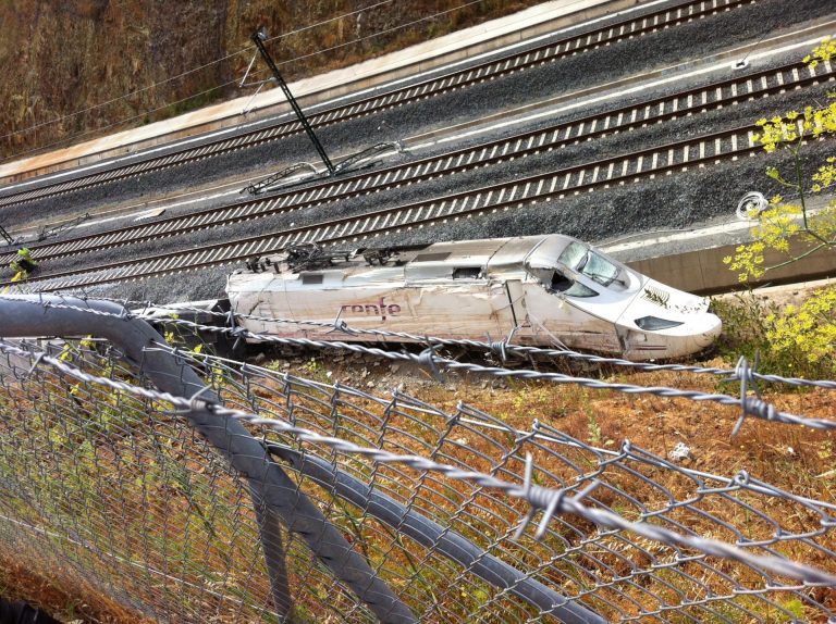 AMP.-Angrois.-Citados cuatro empleados de Talgo en el momento de los hechos para aclarar la denuncia de borrado de datos