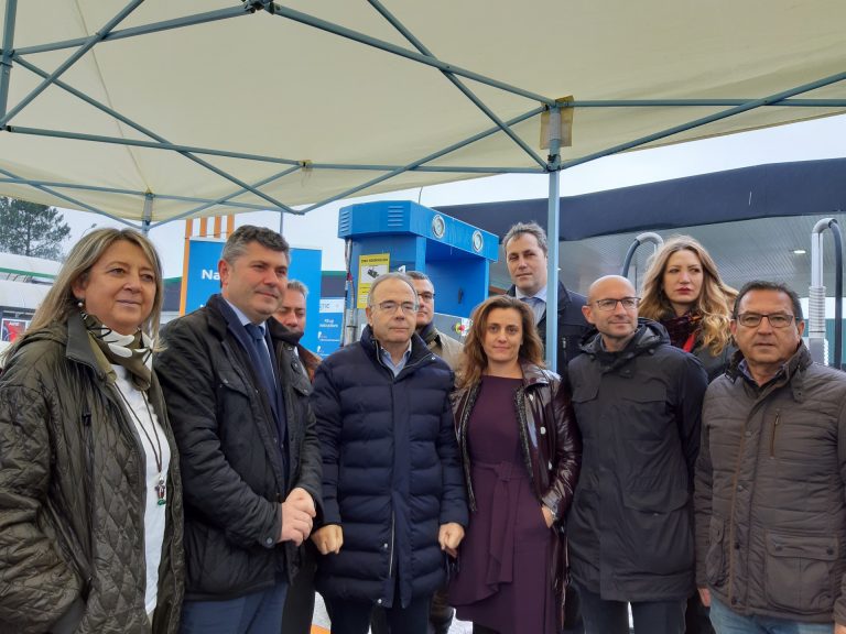 Inaugurada en el Polígono del Tambre, en Santiago, la primera estación de carga de gas natural de A Coruña provincia