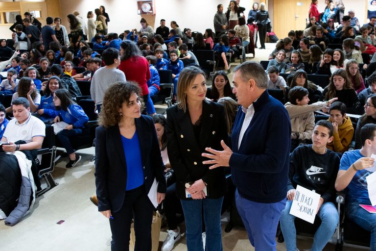 La Xunta adapta la convención de los derechos del niño por tramos de edad y al gallego