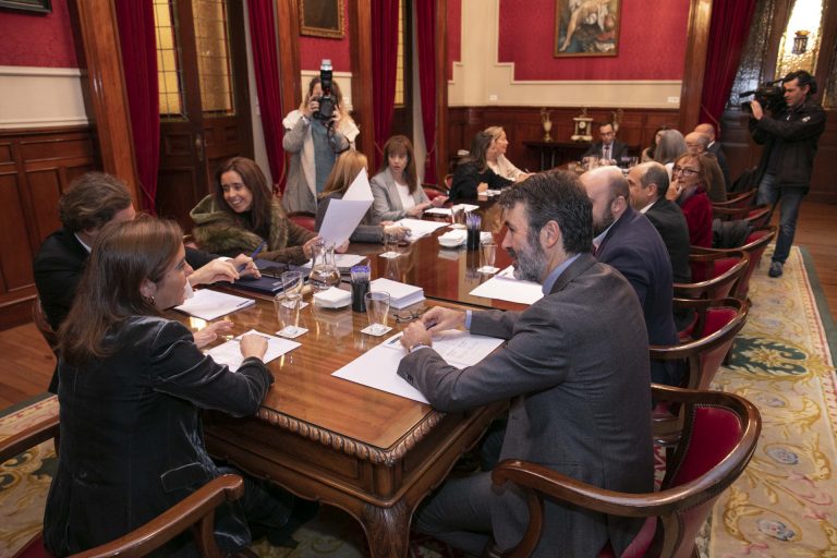 El Ayuntamiento coruñés aprueba dos modificativos de 6,7 millones para pagar las indemnizaciones del Castro de Elviña