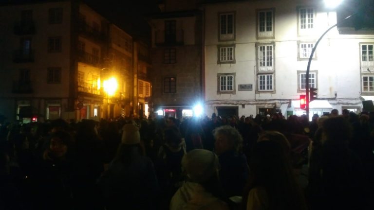 Miles de personas marchan contra la violencia machista en las calles de toda Galicia