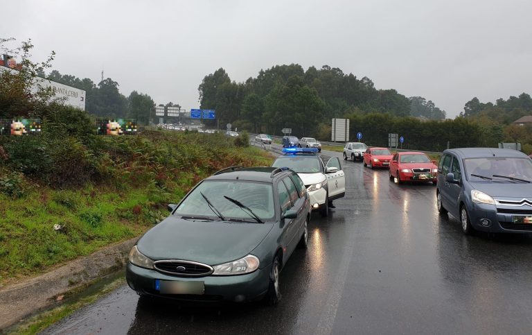 Interceptado en Tui (Pontevedra) el conductor de un vehículo que circulaba con un cepo inmovilizador por la A-55