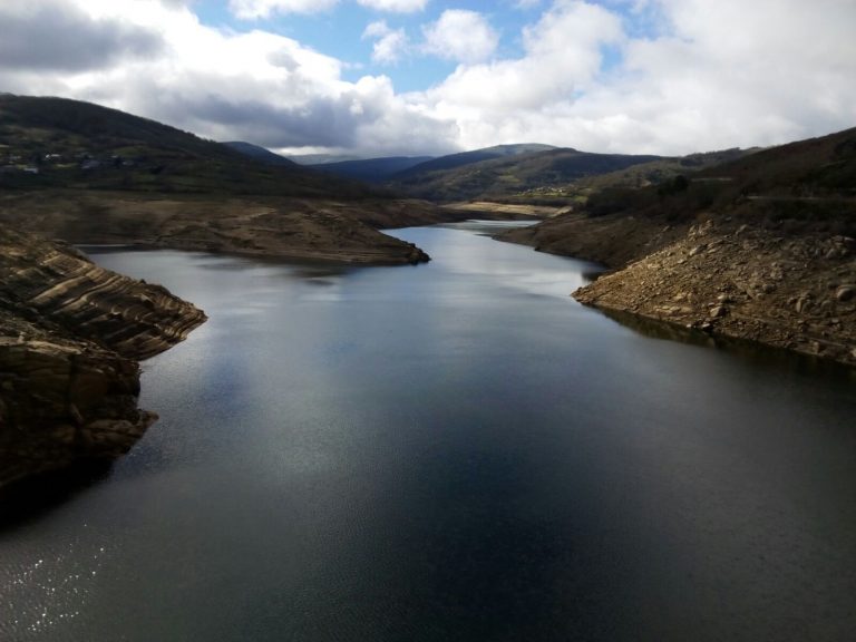 Los embalses gallegos suben casi un 5% en la última semana y se sitúan en el 75,6% de su capacidad