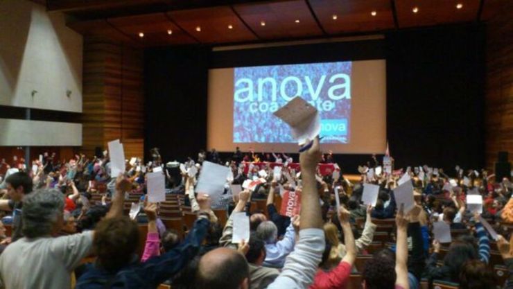 Militantes de Anova piden apostar de forma más clara por la confluencia y suavizar la postura crítica con Podemos y EU