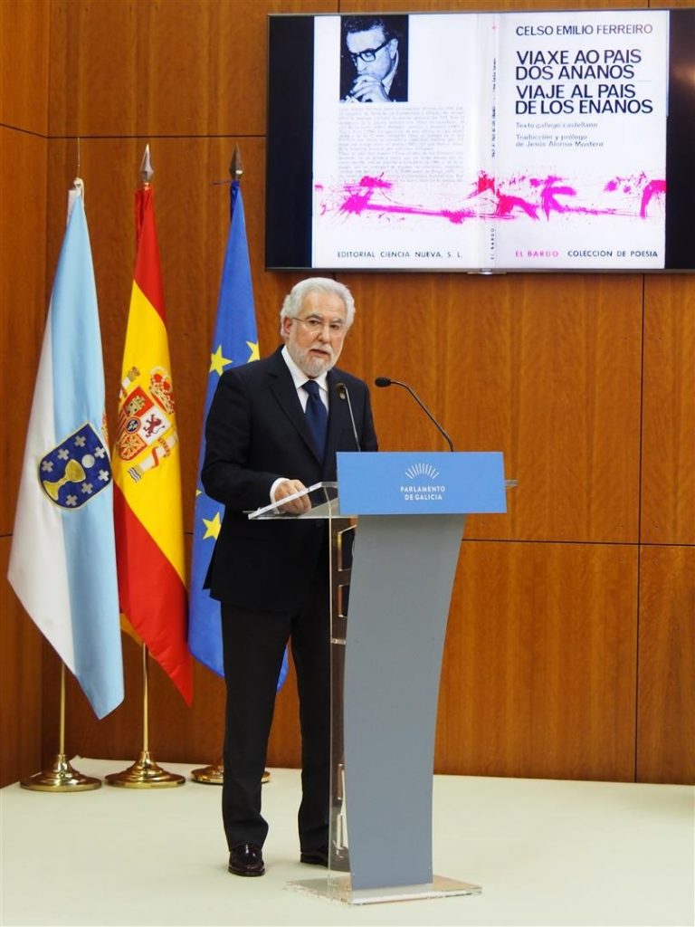 El Parlamento homenajea a Celso Emilio Ferreiro, «figura determinante» por su compromiso con lengua y cultura gallegas