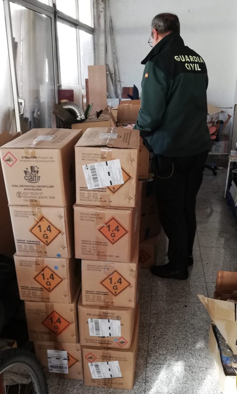 La Guardia Civil se incauta de 225 kilos de material pirotécnico ilegalmente almacenados en un local autorizado de Tui