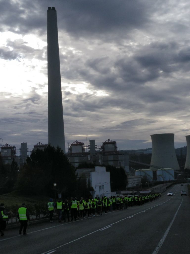 Unas 150 personas completan la primera etapa de la marcha a pie hasta A Coruña por una transición ecológica justa
