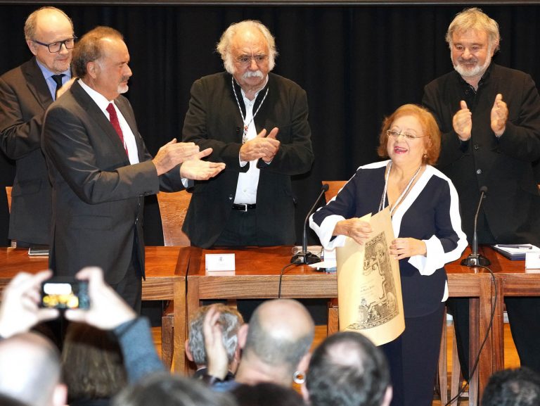 La fotógrafa que retrató las fiestas españolas, Cristina García Rodero, entra en la Real Academia Galega de Belas Artes