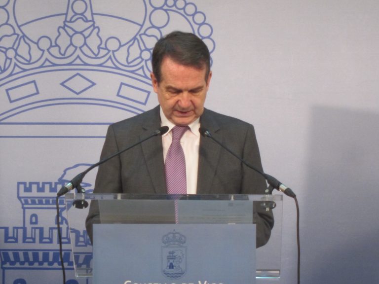 El alcalde acusa a la Xunta de promover la «competencia desleal» al comercio local al permitir un ‘outlet’ en el Ifevi
