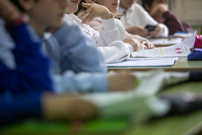 El Gobierno recomienda clases de hasta 20 alumnos en Infantil y Primaria sin distancias el próximo curso