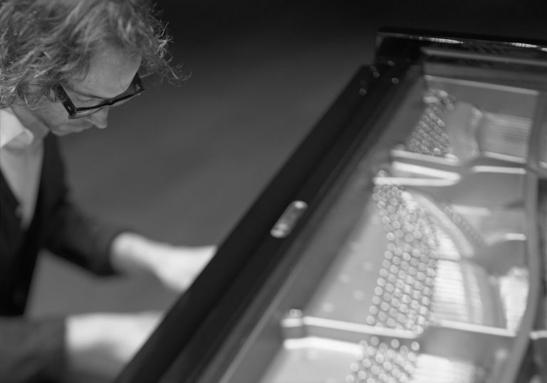 James Rhodes conmemorará el 250 aniversario del nacimiento de Beethoven  con un concierto en Vigo