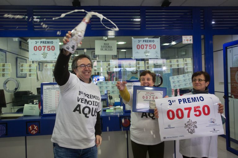 Lotería.- Vilalba reparte el tercer premio entre vecinos y lo celebra con «doble alegría» en una «comarca deprimida»