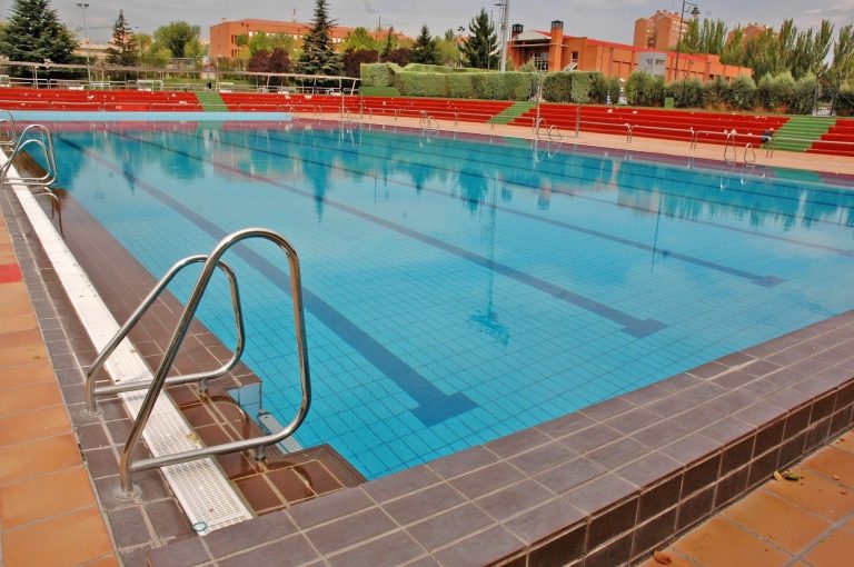 Rescatan el cadáver de un hombre en una piscina municipal en Sanxenxo