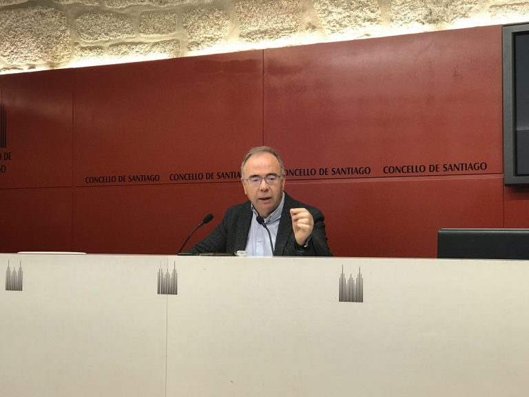 Bugallo confía en que la ejecución del ‘orbital’ de Santiago se «solape» con el enlace a la carretera de A Coruña