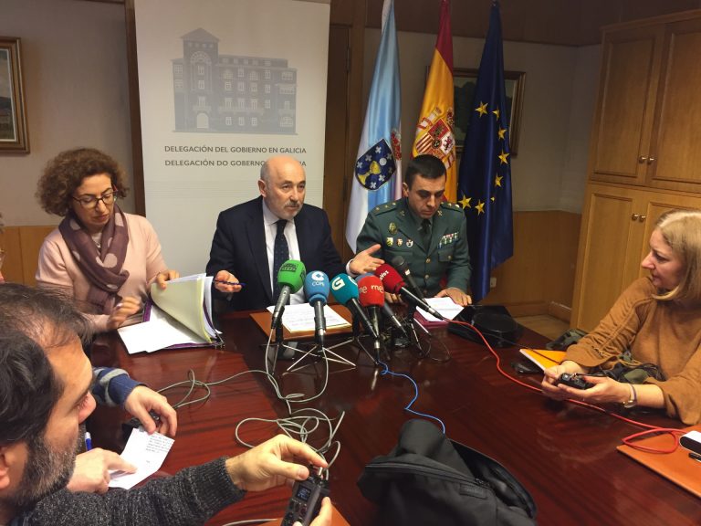 La invasión del carril contrario de uno de los turismos, posible causa del accidente con dos jóvenes muertos en Cerceda