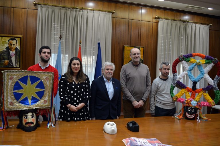 La nueva edición de la Mascarada Ibérica (Ourense) suma un intercambio cultural con representantes de Italia