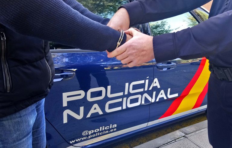 Detenidas 15 personas en 9 provincias, una en Ourense, por poseer y distribuir pornografía infantil a través de redes