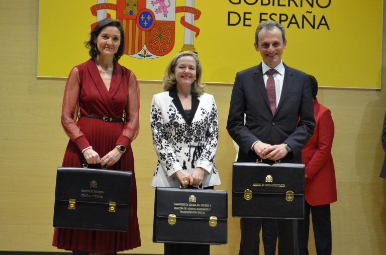 Calviño asume la vicepresidencia económica con «tranquilidad» y una hoja de ruta «coherente y progresista»