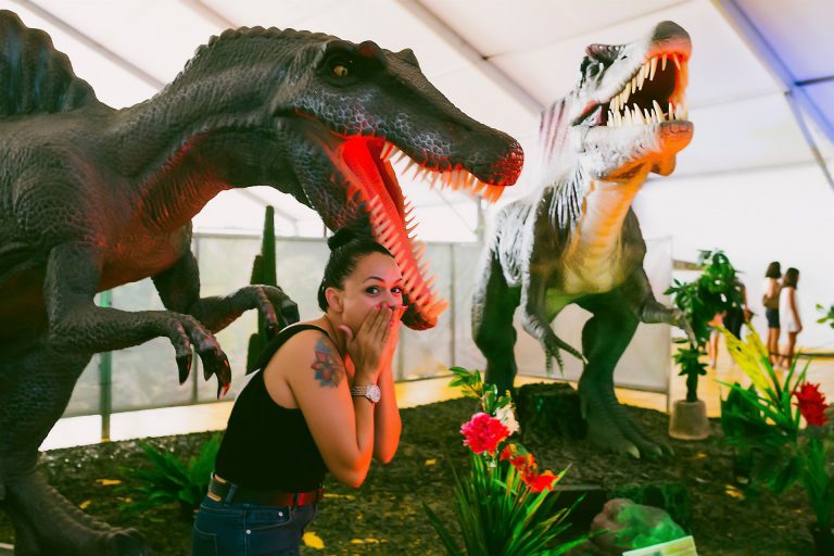 La mayor exposición de dinosaurios animatrónicos llega a Santiago este sábado