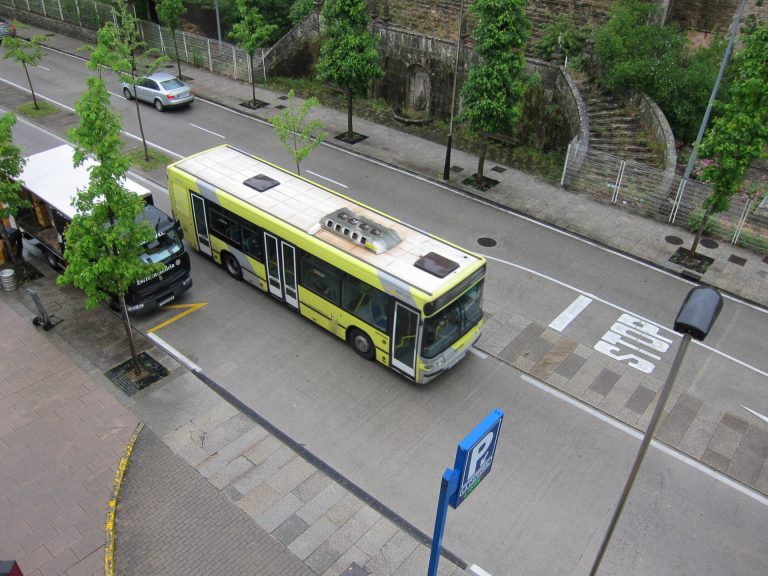 Luz verde al ERTE en Tralusa, concesionaria del bus urbano en Santiago